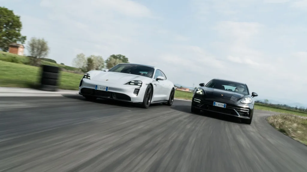 Pilt Porsche Tycanist ja Panameerast ringrajal