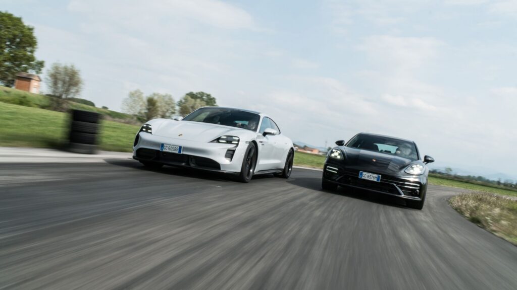 Pilt Porsche Tycanist ja Panameerast ringrajal