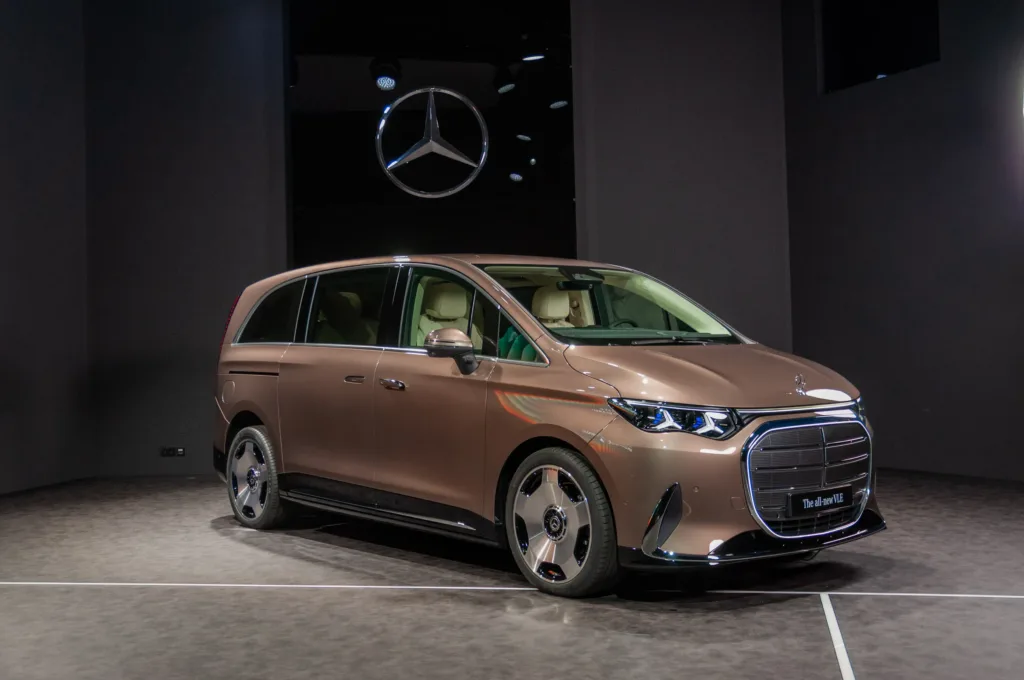 Mercedes-Benz VLE: 2026 aasta luksusbussi põhjalik ülevaade 2 Pilt ürituselt Mercedes Benz VLE esitlus