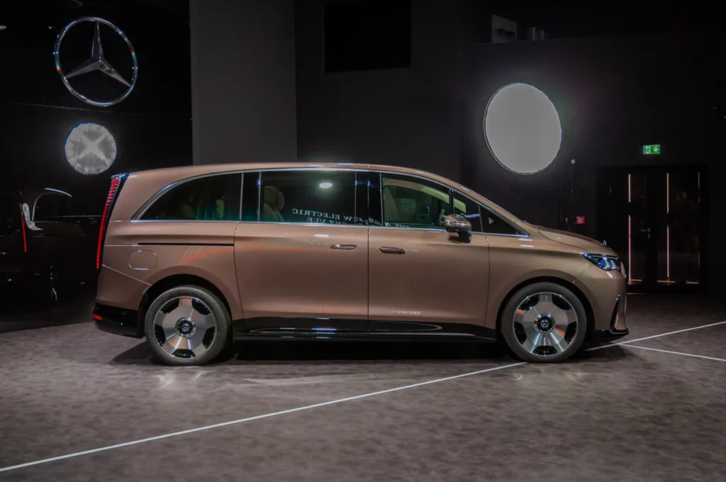 Mercedes-Benz VLE: 2026 aasta luksusbussi põhjalik ülevaade 3 Pilt ürituselt Mercedes Benz VLE esitlus
