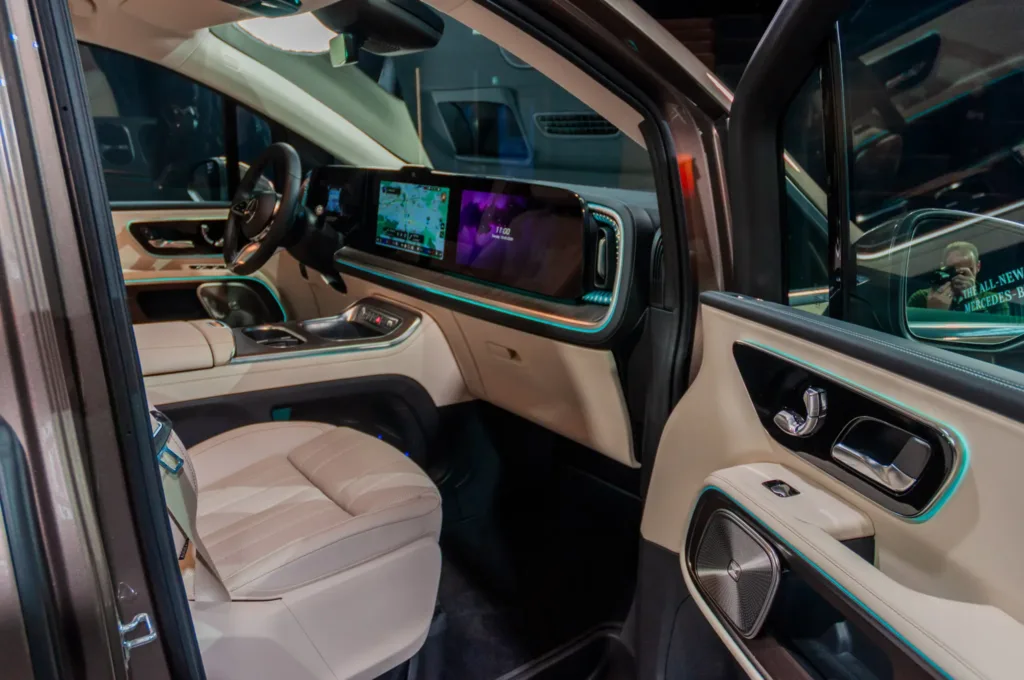 Mercedes-Benz VLE: 2026 aasta luksusbussi põhjalik ülevaade 9 Pilt Mercedes Benz VLE sisust diileritele mõeldud Estiluselt