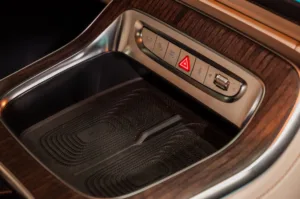 Pilt Mercedes Benz VLE sisust diileritele mõeldud Estiluselt