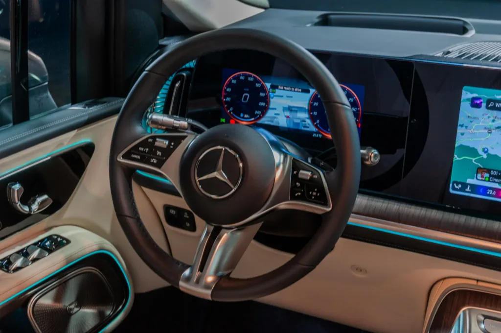 Mercedes-Benz VLE: 2026 aasta luksusbussi põhjalik ülevaade 11 Pilt Mercedes Benz VLE sisust diileritele mõeldud Estiluselt