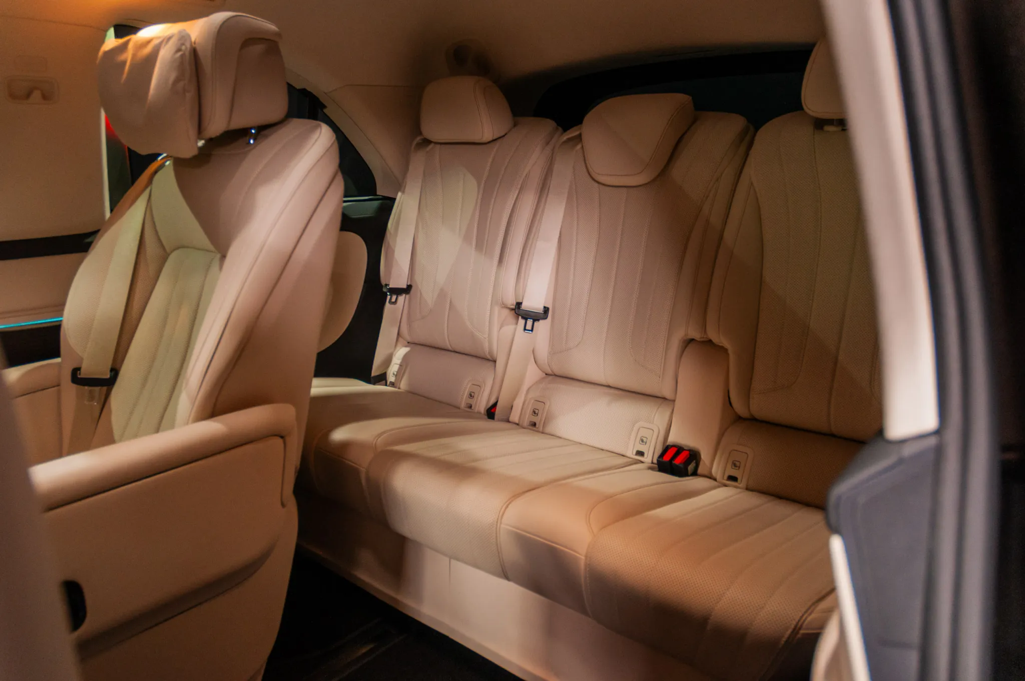 Pilt Mercedes Benz VLE sisust diileritele mõeldud Estiluselt