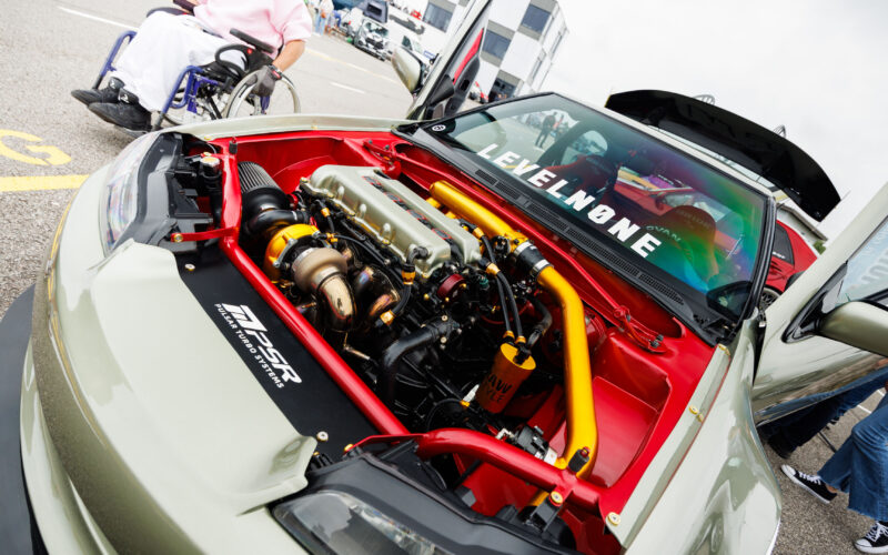 Eritellimusena ehitatud turbomootor punaseks värvitud mootoriruumis Pärnu Porsche Ringil Augustfest 2026 festivalil