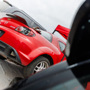 Punane tuunitud Mazda RX-8 tagantvaates numbrimärgiga ZUTIS Pärnu Porsche Ringi alal Augustfest 2026 festivalil