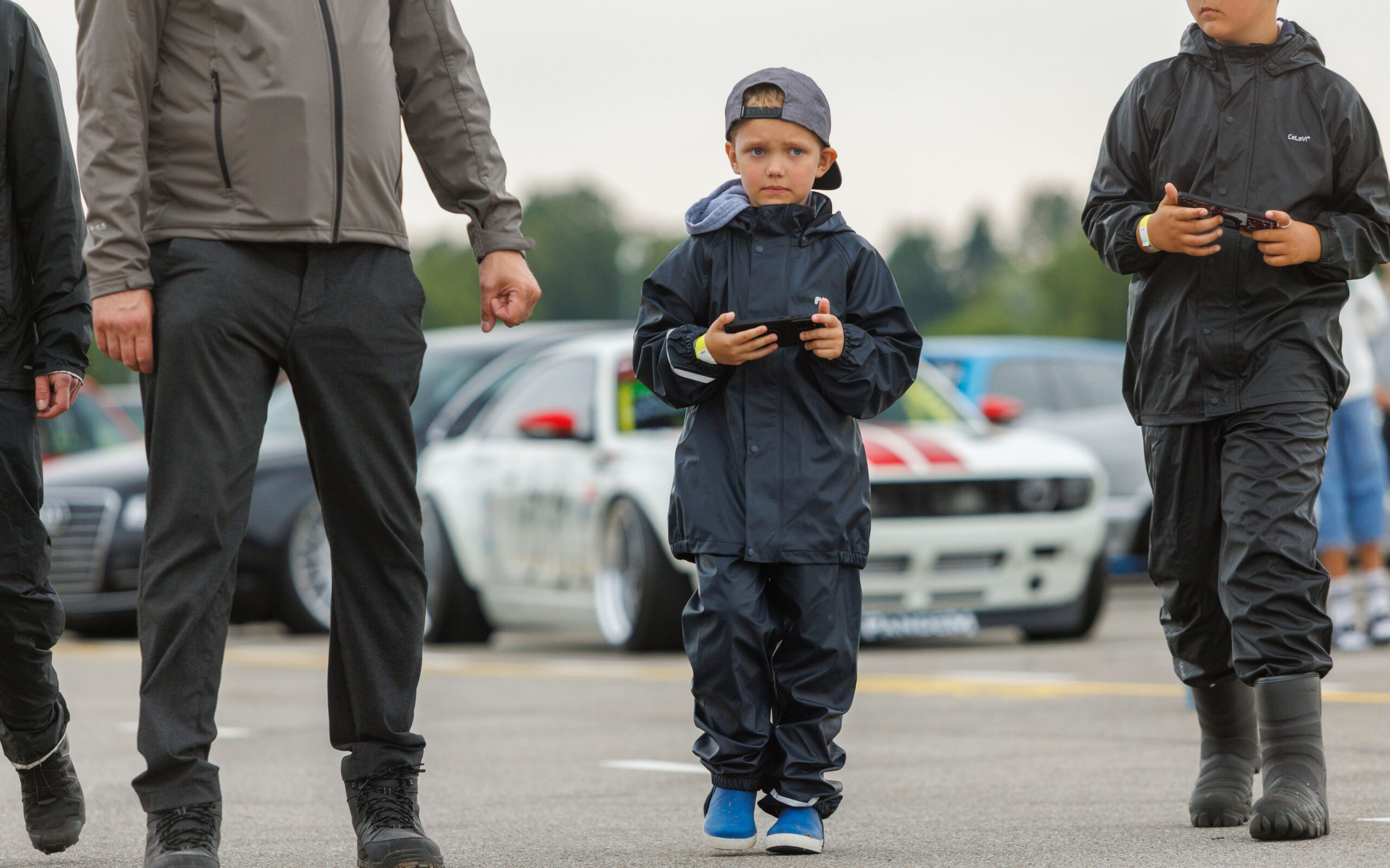 Augustfest 2026 noored tehnikahuvilised ja lapsed Pärnu Porsche Ringi üritusel