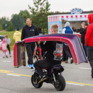 Augustfest 2026 noormees minibikega autokere detaili transportimas Pärnu Porsche Ringil