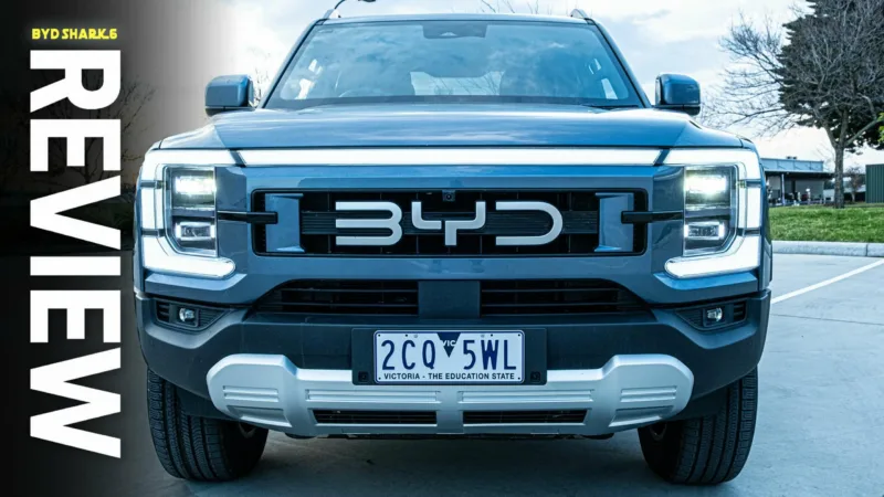 BYD Shark pistikhübriid pikap maanteel ja maastikul