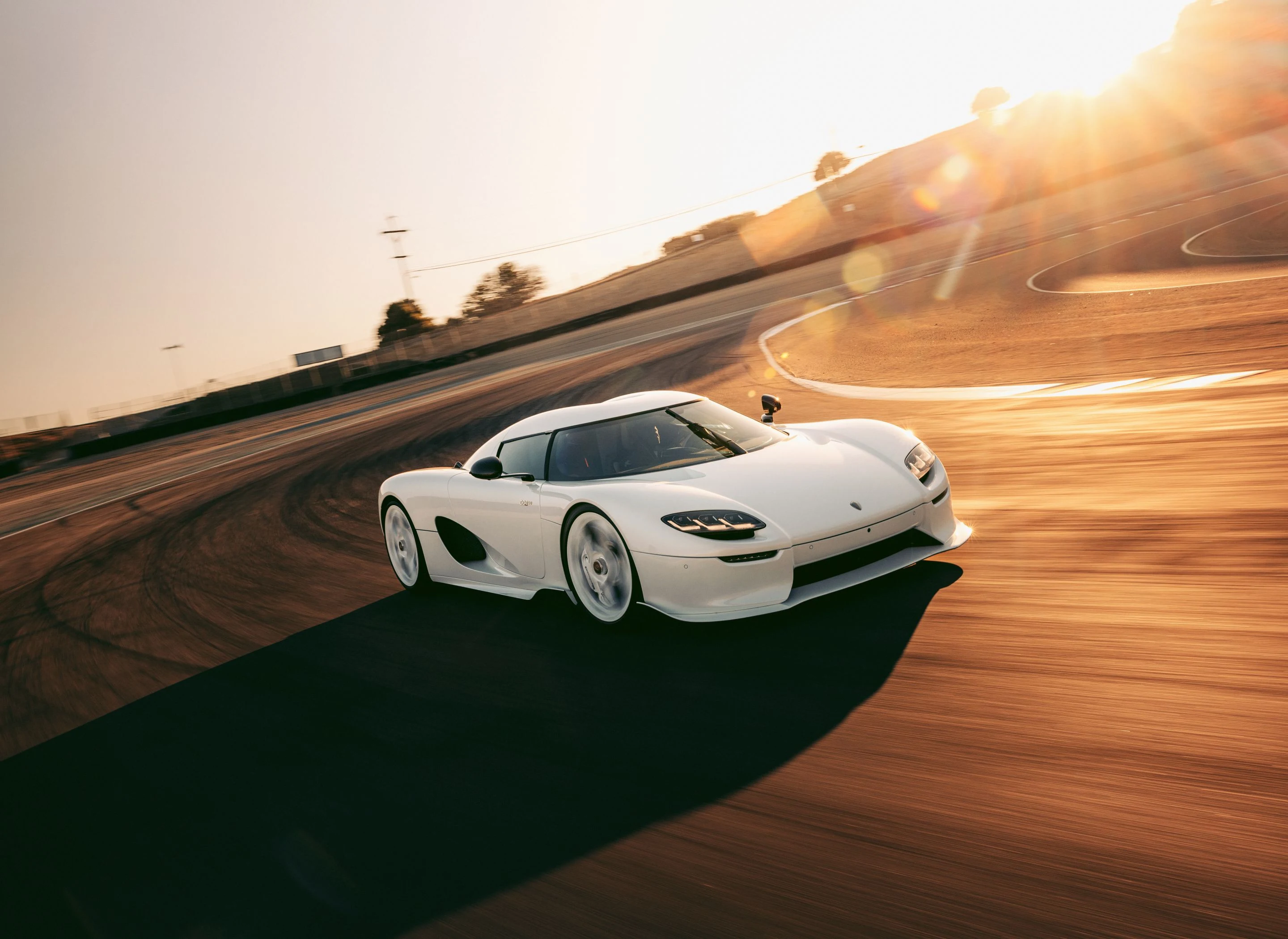 Koenigsegg CC850 rajakatsed ja dünaamika testimine