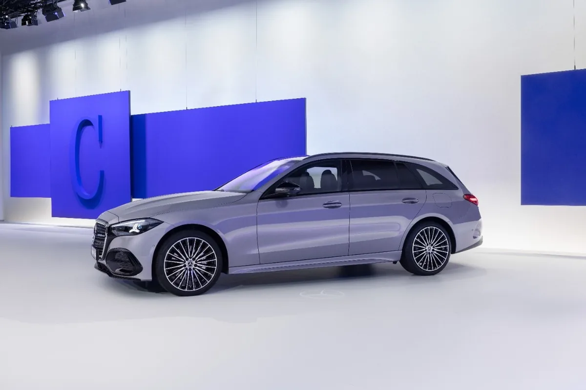 Mercedes C-Klass diisel: 1300 km sõiduulatuse põhjalik test 11 Mercedes C-Klass universaal külgprofiil ja kerejooned