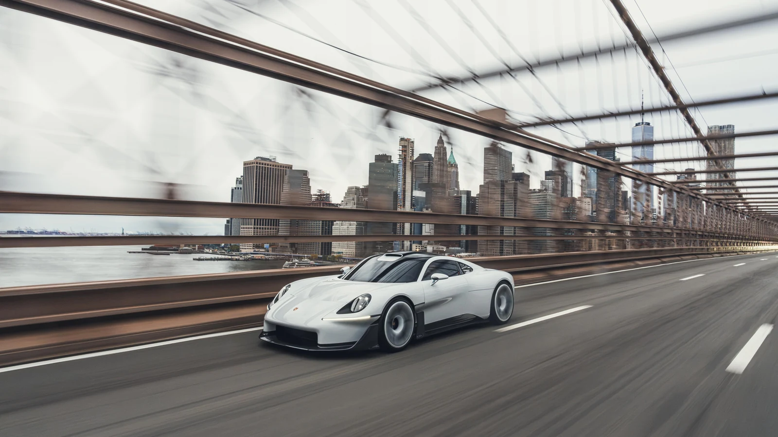 Porsche Mission S: 911 kohale pürgija põhjalik ülevaade 4 Porsche Mission S sõitmas üle Brooklyn Bridge silla New Yorgis