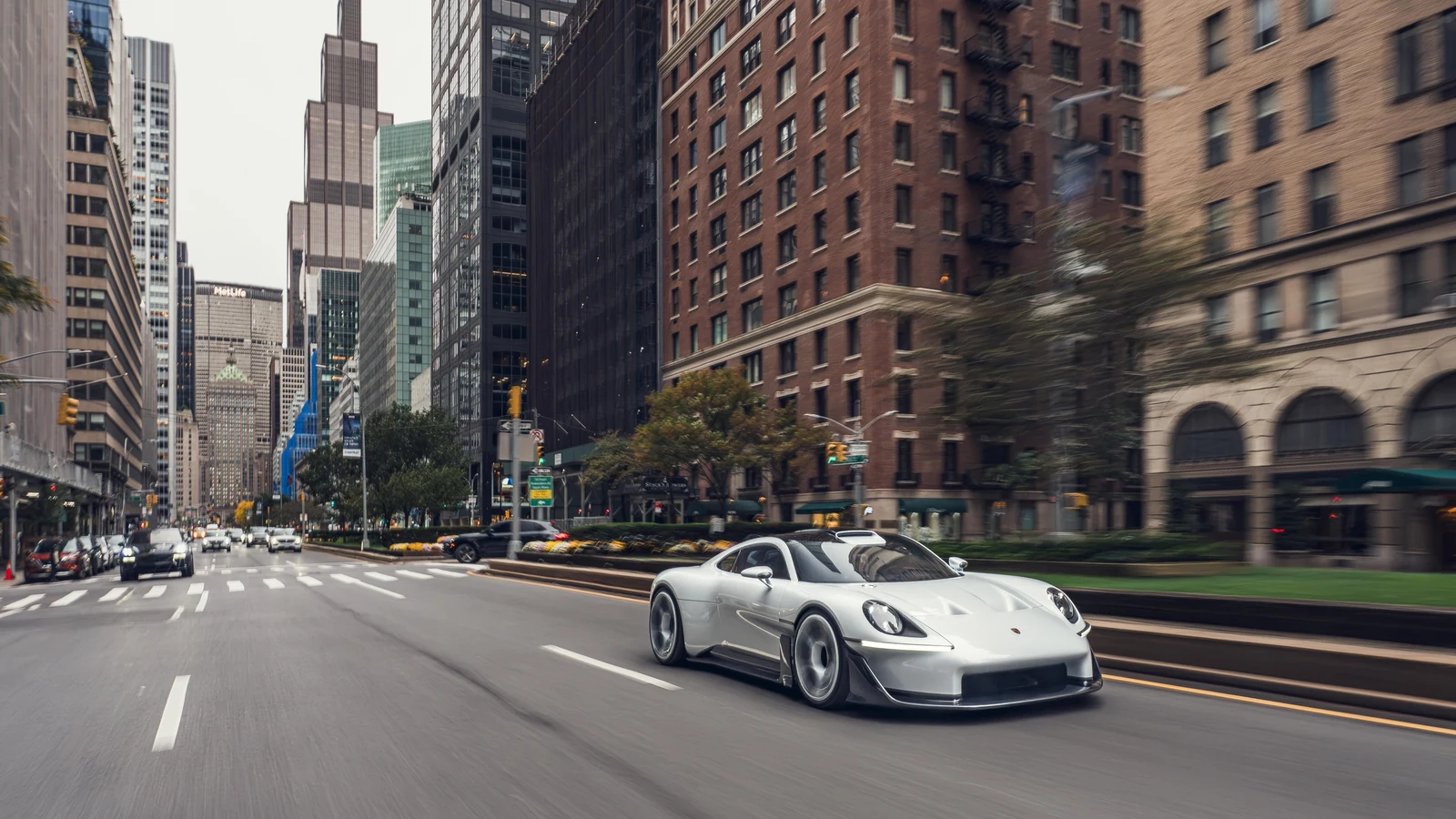 Porsche Mission S: 911 kohale pürgija põhjalik ülevaade 6 Porsche Mission S kiirendamas Manhattani avenüül