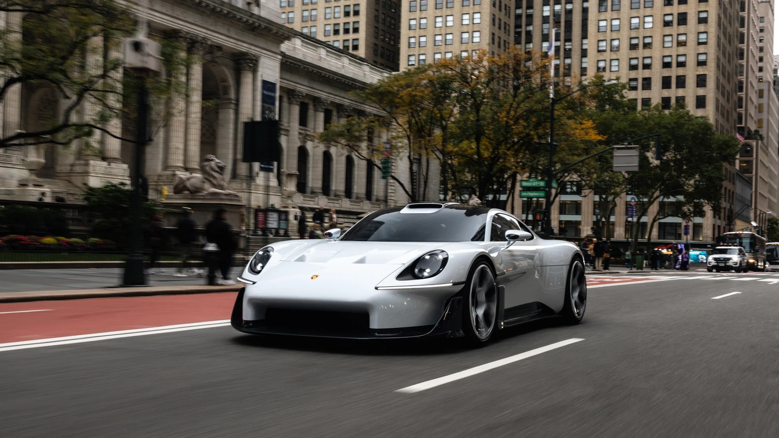 Porsche Mission S: 911 kohale pürgija põhjalik ülevaade 14 Porsche Mission S öine siluett ja veepeegeldus kail