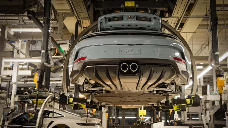 Porsche USA tehas jääb ära: Porsche Zuffenhauseni tootmisliin Saksamaal