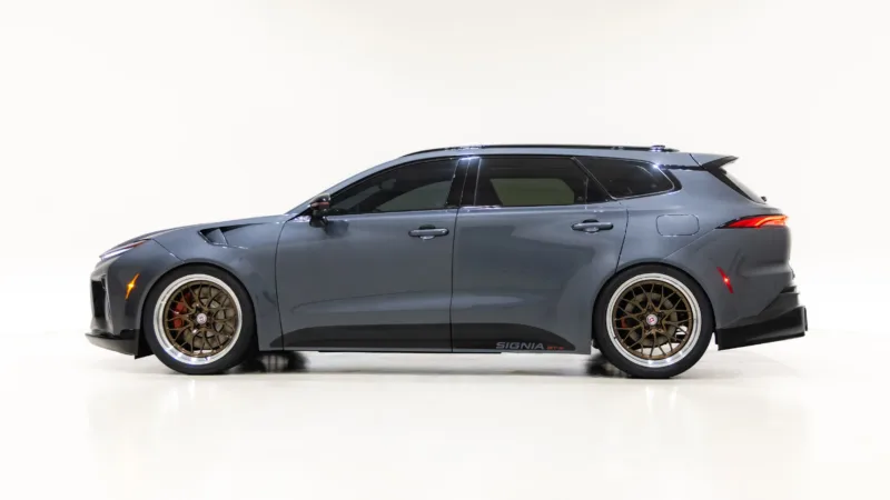 Toyota Crown Signia GT-S sportliku universaali külgvaade