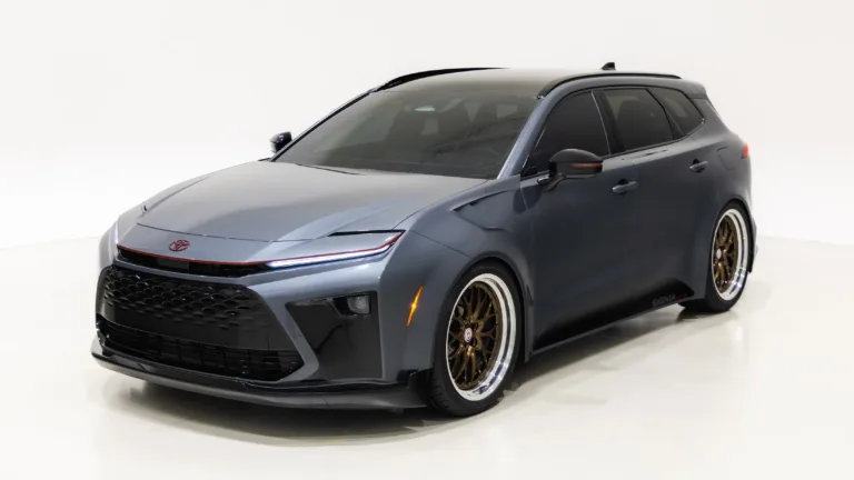 Toyota Crown Signia GT-S SEMA ideeauto madaldatud esivaade