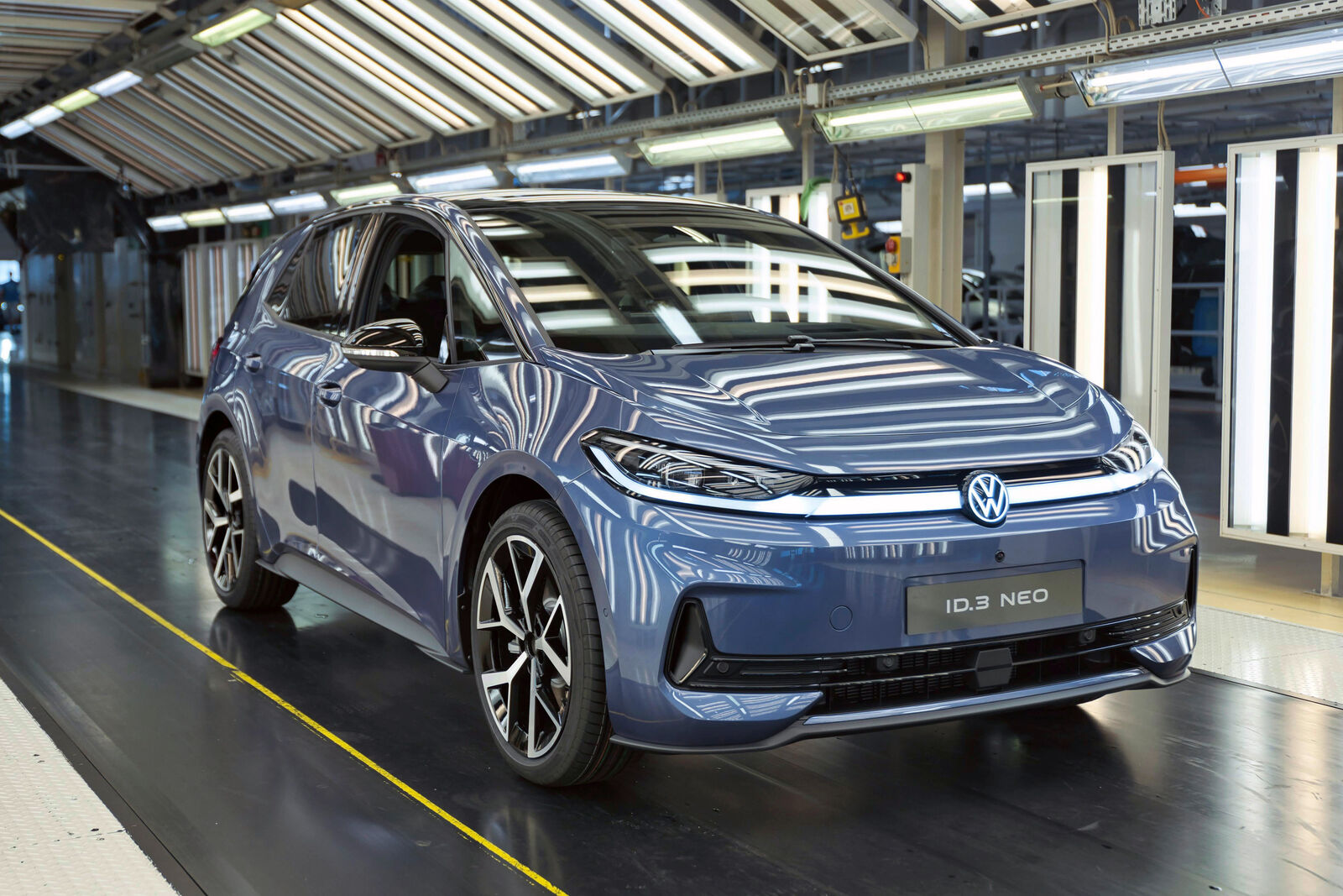 Volkswagen kasum kukkus 2026: 98% krahh ja tehaste sulgemine 2 Elektriautode tootmisliin Zwickaus ja kahanenud Volkswagen kasum